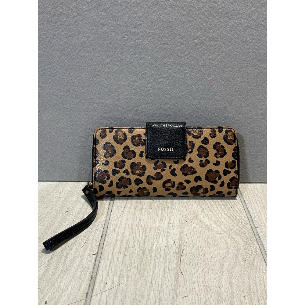 Fossil Zip-Around Leopard Print Wallet with Credit Card Slots Wristlet for Women